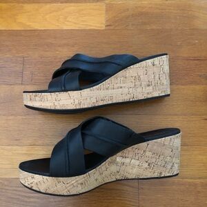 Hush Puppies slide in black sandal with cork heel